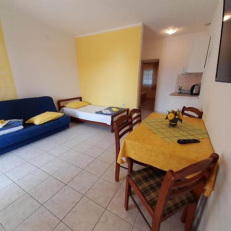 Apartments With A Parking Space Gradac, Makarska - 11332 Gradac  Quarto foto